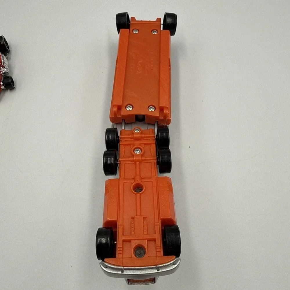 Hot Wheels WHEAT CO. HAULER Truck & Trailer Silver w/ Orange 2002 Mattel + 2Cars